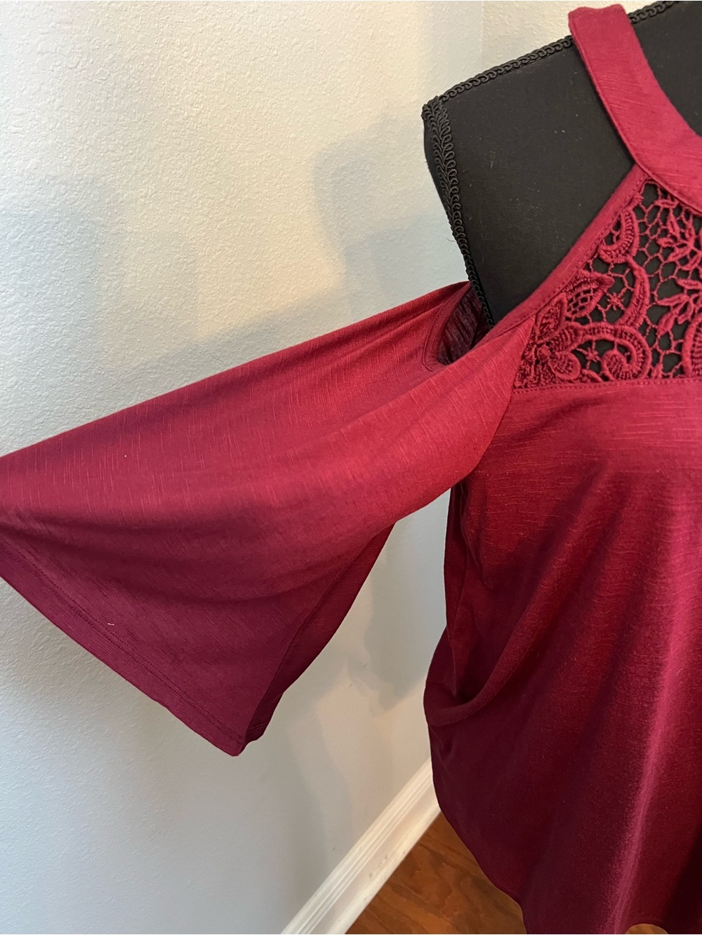 Torrid Wine Lace Yoke Cold Shoulder Blouse - Size 00 (10) - Picture 3 of 6
